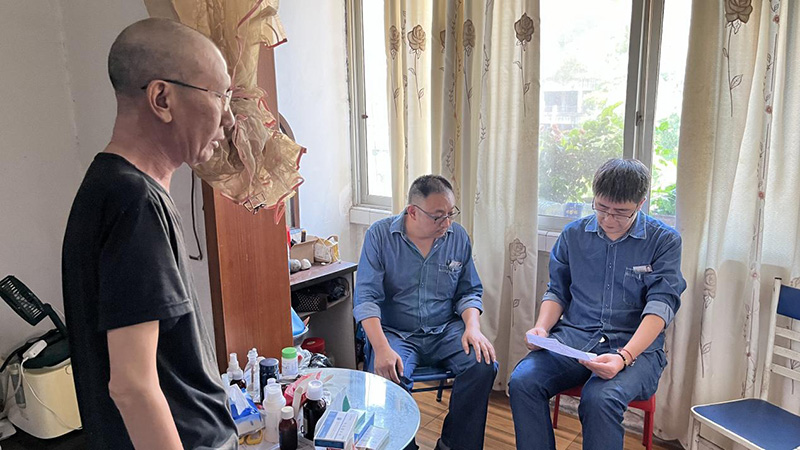 弘旭工會領導帶隊慰問因病致困員工(圖1) 弘旭工會領導帶隊慰問因病致困員工(圖1)