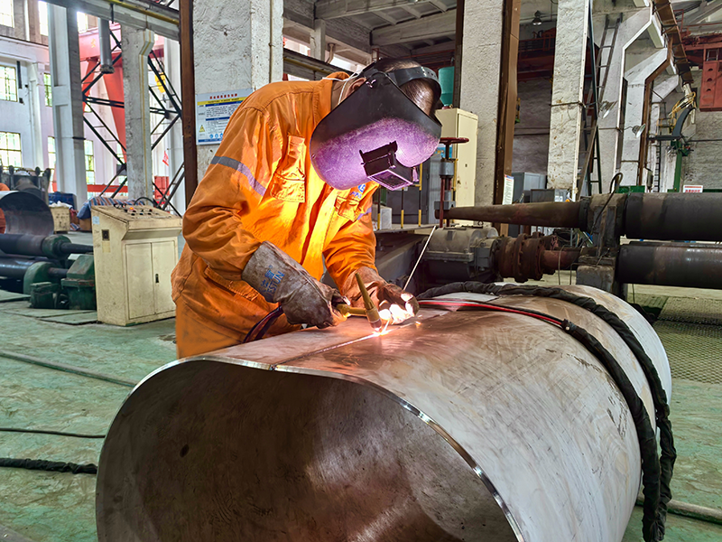 弘旭員工直面烈日考驗(yàn)，汗水鑄就質(zhì)量豐碑(圖2)