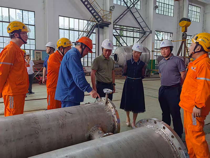 瀘天化集團公司外部董事赴弘旭公司調(diào)研指導(dǎo)工作(圖2) 瀘天化集團公司外部董事赴弘旭公司調(diào)研指導(dǎo)工作(圖2)