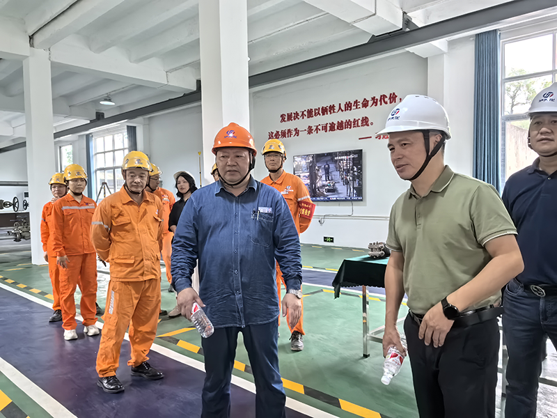 瀘天化集團公司外部董事赴弘旭公司調(diào)研指導(dǎo)工作(圖4) 瀘天化集團公司外部董事赴弘旭公司調(diào)研指導(dǎo)工作(圖4)