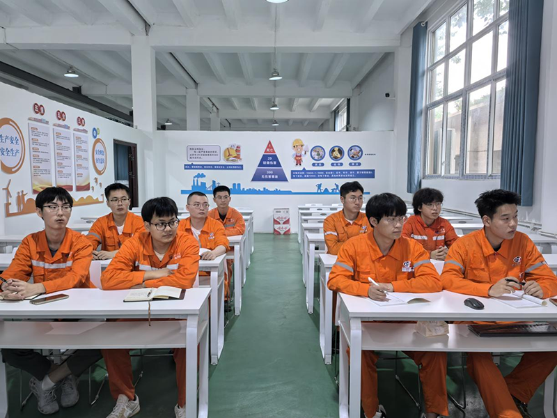 弘旭公司開展新入職員工安全培訓(xùn)(圖3) 弘旭公司開展新入職員工安全培訓(xùn)(圖3)