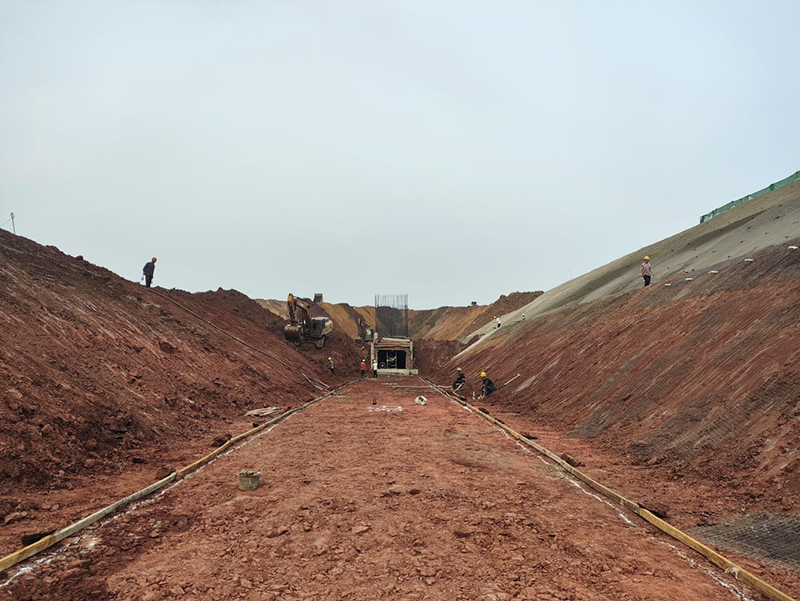 箱涵基坑全線貫通！傅利才、陳懋金蒞臨現(xiàn)場指導(圖2)