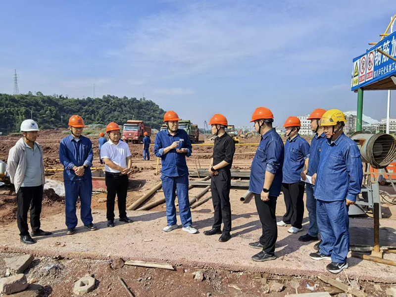 傅利才、郭春建到化工園區(qū)項目現(xiàn)場開展節(jié)前安全檢查(圖3)